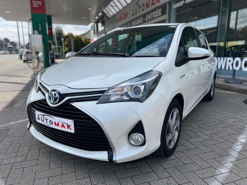 Toyota Yaris 1,5 Dynamic+ Hsd Hybrid (bj 2015, automaat), Auto's, Toyota, Euro 6, 4 cilinders, Wit, Bedrijf