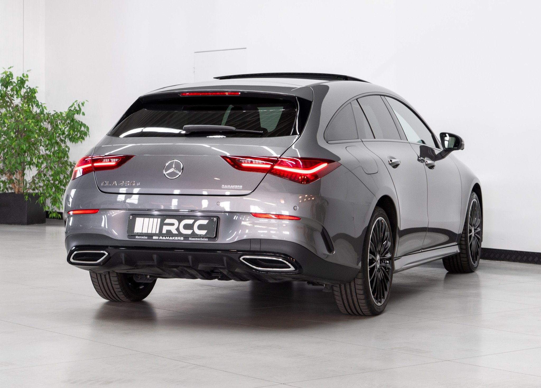 Mercedes-Benz CLA-Klasse 250 e SB AMG Premium Plus Night 19", Autos, Cuir, Achat, Entreprise, Carnet d'entretien