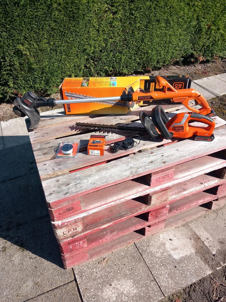 Set kantentrimmer en heggenschaar Black&Decker, Ophalen