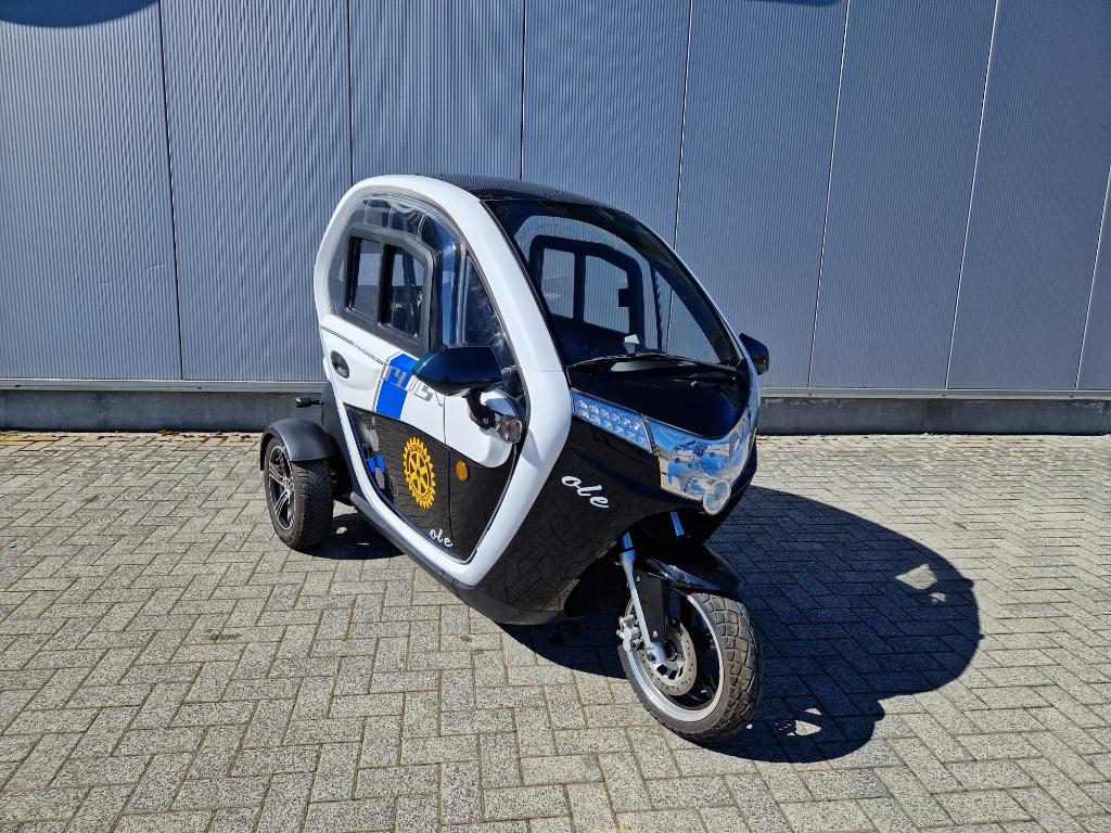 Anaig 2000 voertuig zonder rijbewijs *Twizy Ligier Axiam, Automaat, Wit, Elektrisch, Particulier