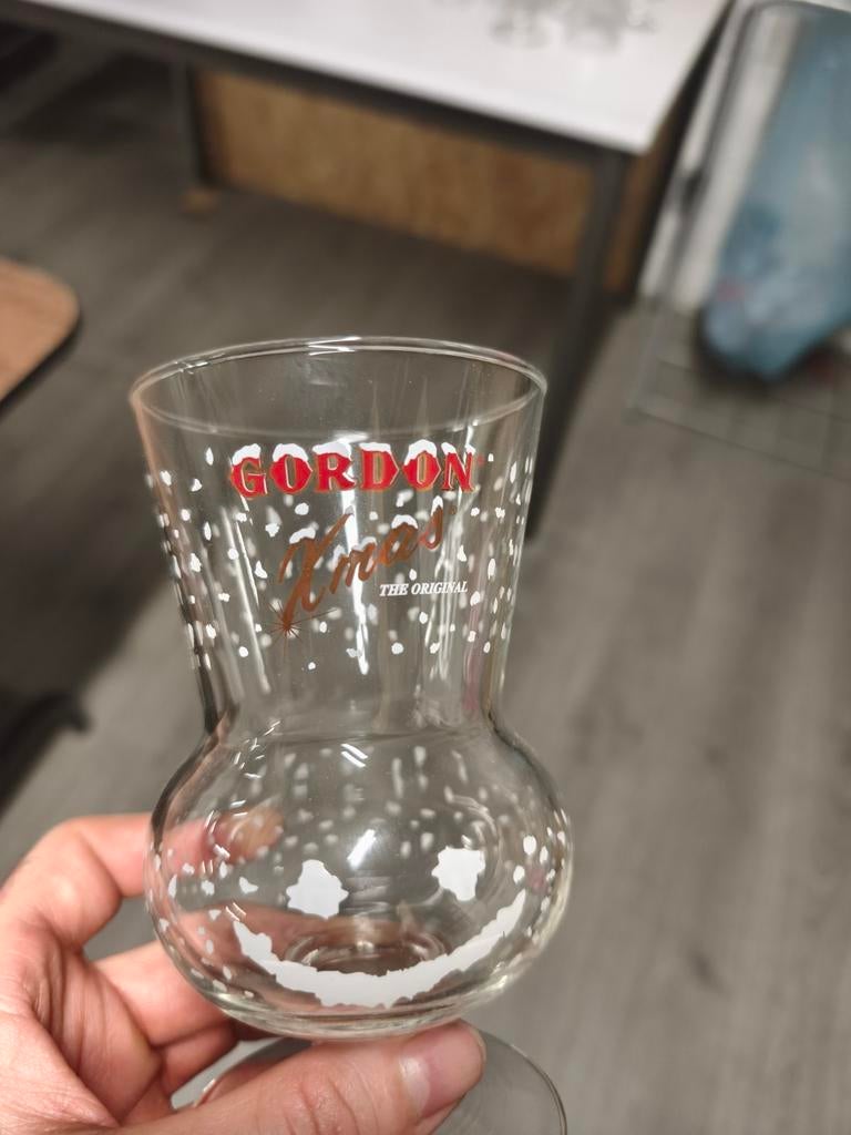 6 verres gordon xmas the original, Enlèvement