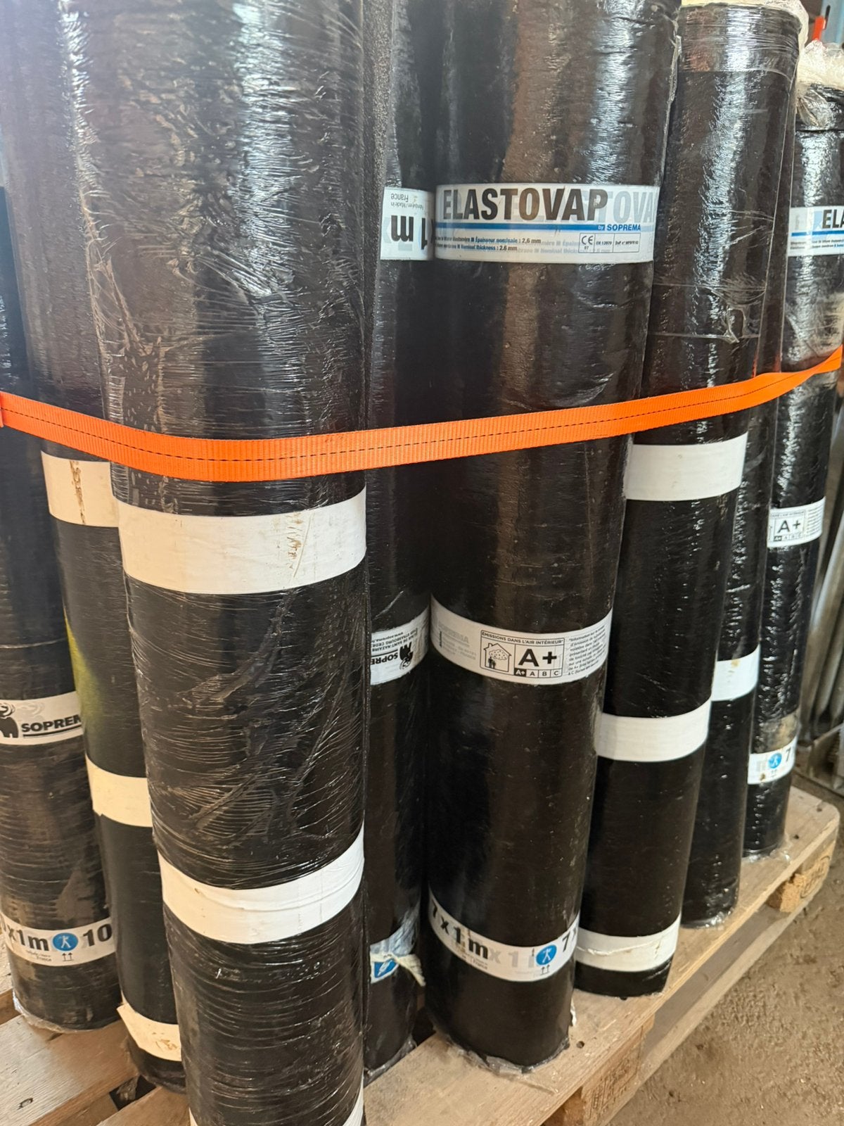 Bonjour vend rroufing primizr deuxieme couche 30€, Bricolage & Construction, Tuiles & Revêtements de toit, Enlèvement ou Envoi