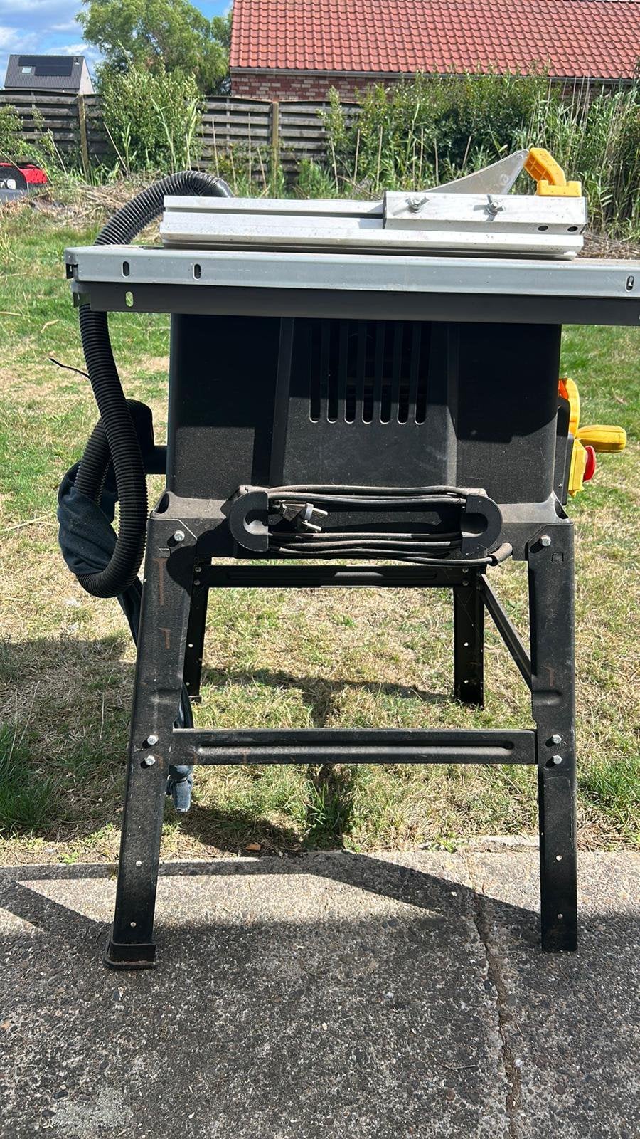 Zaagtafel, Enlèvement, Comme neuf