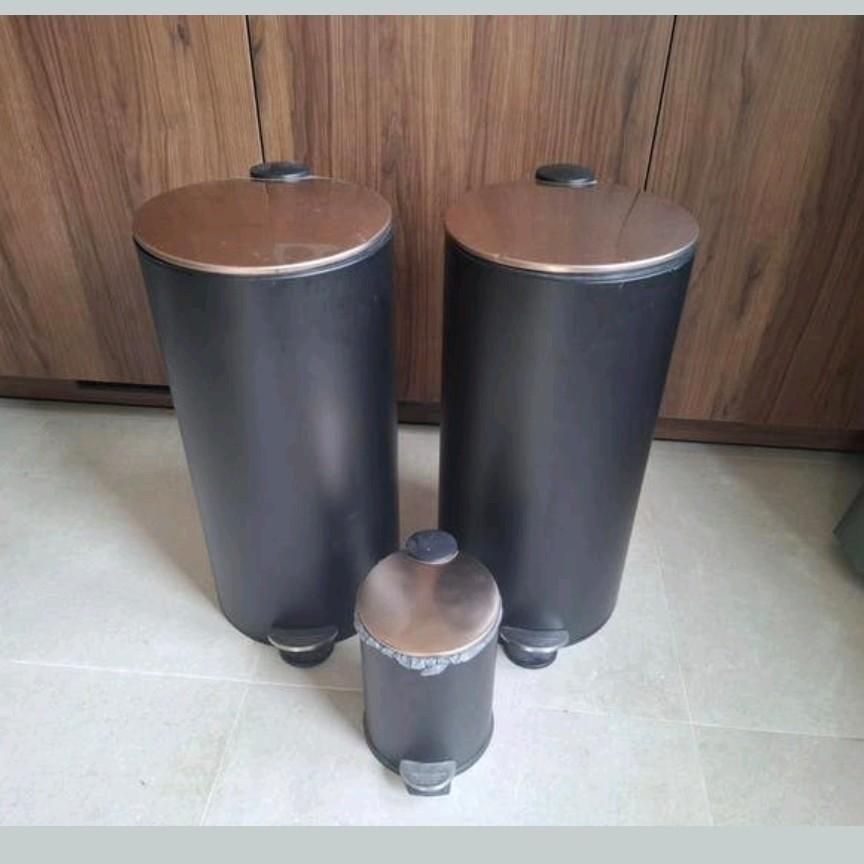 Poubelle à pédale 2 x 40 L et 1 x 3 L, Enlèvement