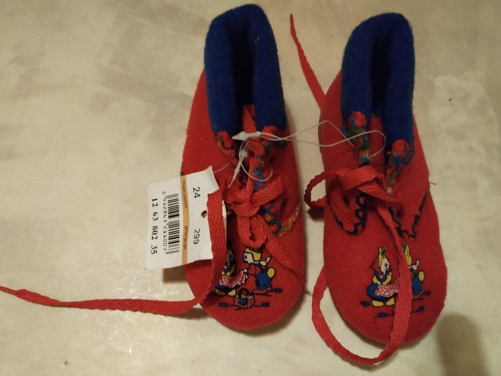 kinderpantoffels maat 24 splinternieuw, Kinderen en Baby's, Kinderkleding | Schoenen en Sokken, Ophalen of Verzenden, Nieuw, Schoenen