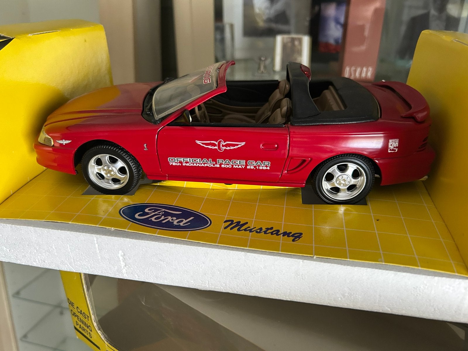 Mustang GT, Ophalen, Zo goed als nieuw