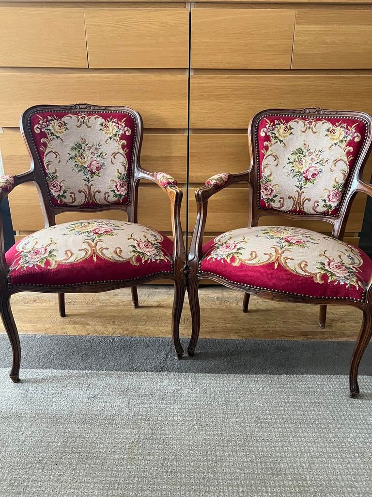 2 fauteuils vintage style Louis XV – tapisserie florale, Ophalen