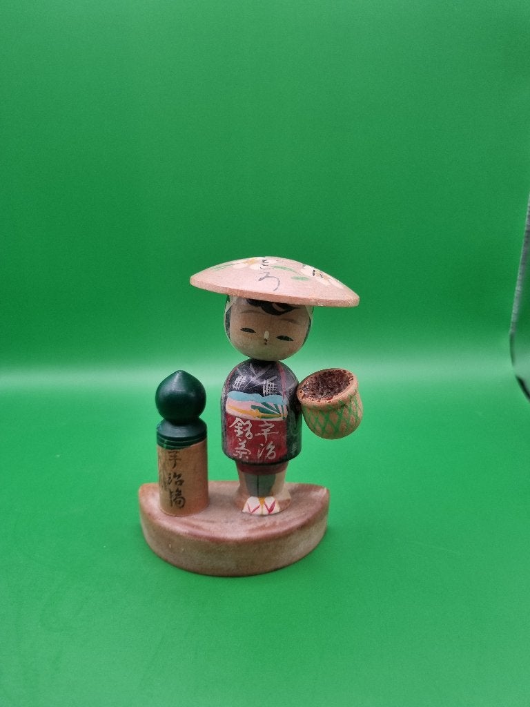 Vintage Cha-tsumi Kokeshi, Geschilderd, Japan, Meerkleurig, Pop