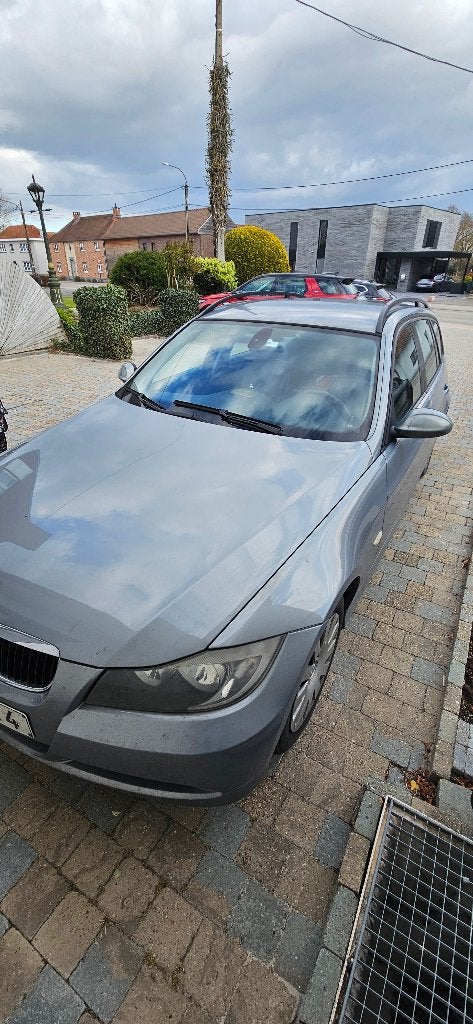 BMW 318d break (2008) perfecte staat, Auto's, BMW, Achterwielaandrijving, Parkeersensor, Zwart, Leder