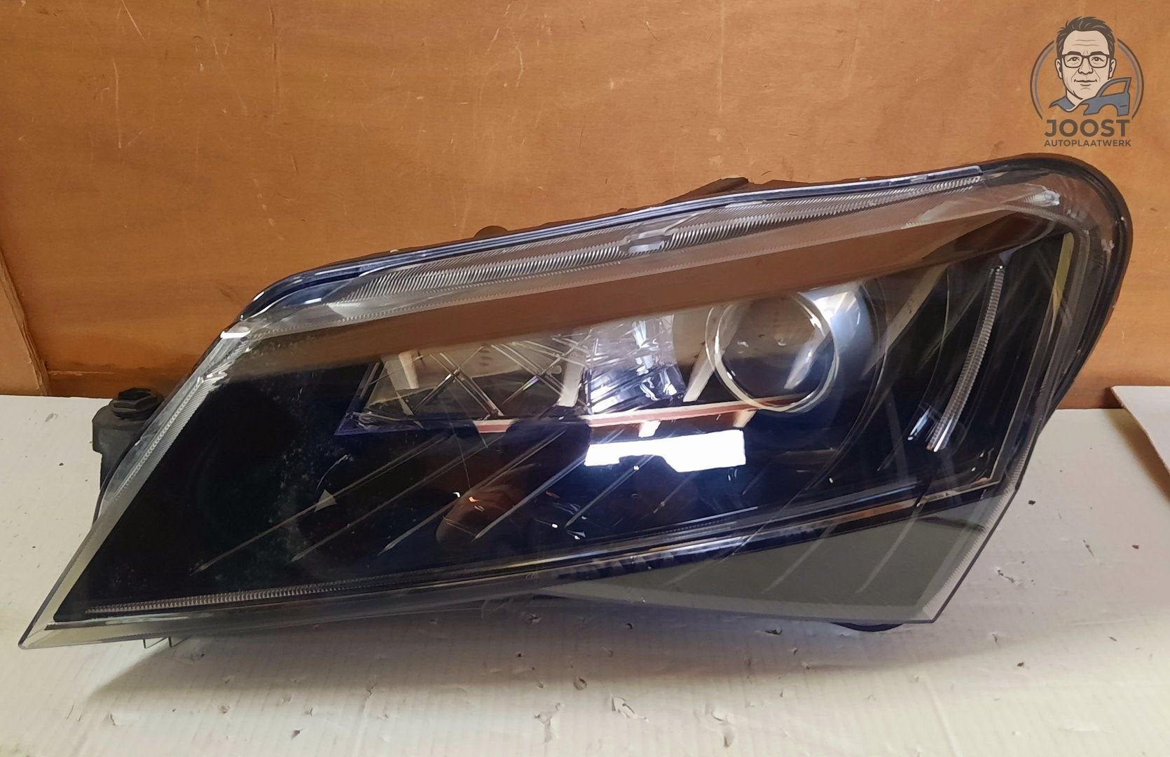 Koplamp links Xenon LED Skoda Superb 3V v.a 2015 3V1941015A, Gebruikt, -, Ophalen of Verzenden, Skoda