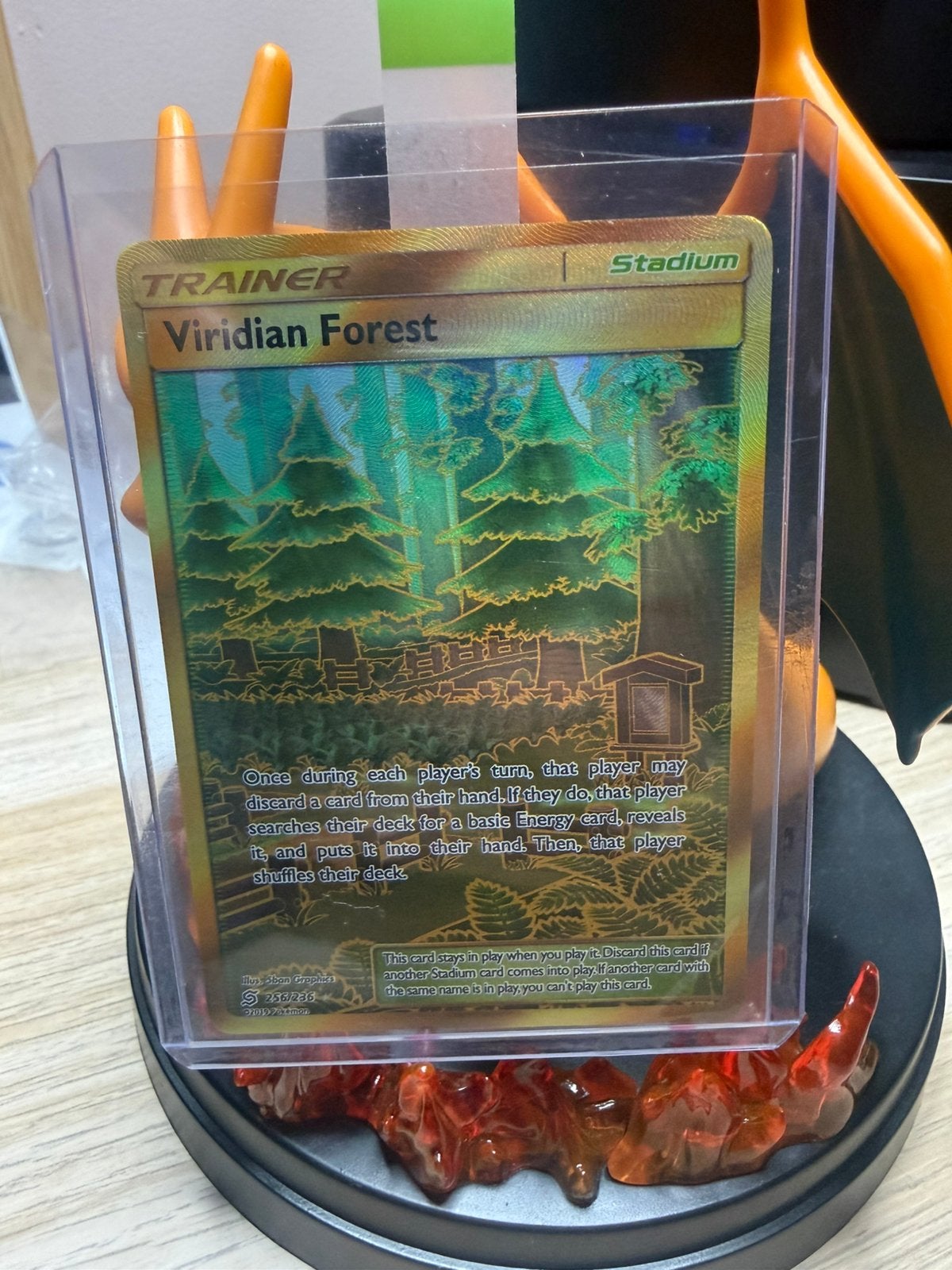 Viridian Forest 256/236 – Secret Rare Gold, Enlèvement ou Envoi, Comme neuf