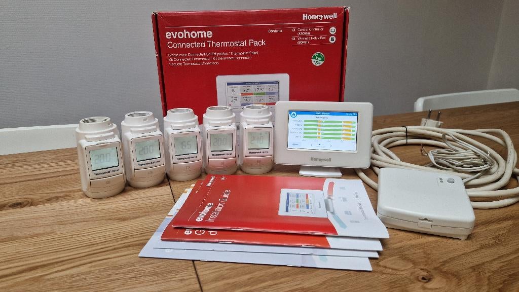 Evohome Honeywell totaalkit, incl. 5 kranen (HR93), Doe-het-zelf en Bouw, Ophalen of Verzenden, Slimme thermostaat, Gebruikt