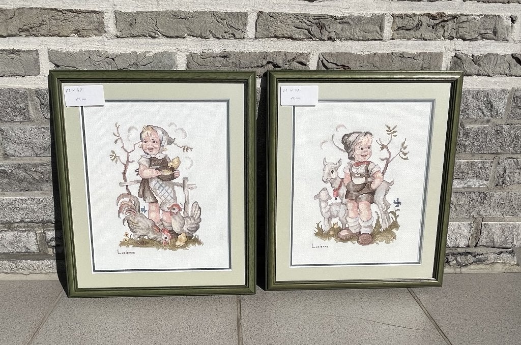 Ingelijst handwerk hummeltjes, Ophalen, 32 cm, 37 cm, Ingelijst werk