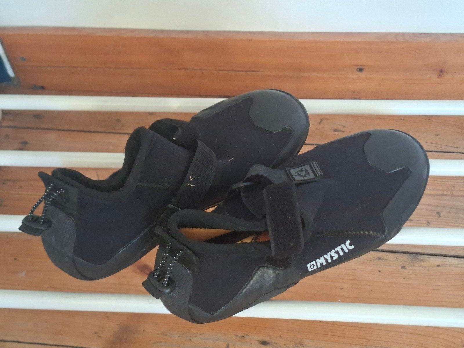 Mystic neopreen zomer surfschoenen, Sports nautiques & Bateaux, Enlèvement