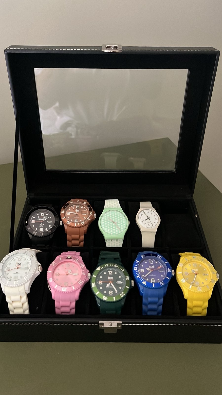 Grote verzameling horloges: 7 Ice-Watch/ 2x Swatch, Ophalen, Zo goed als nieuw, Blauw