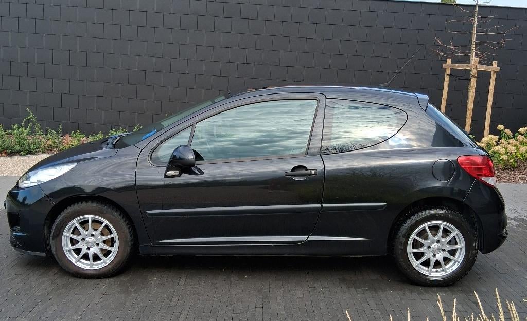 peugeot 207 , 1.1 benzine , bouwjaar 2010, Euro 5, Boîte manuelle, Noir, Particulier