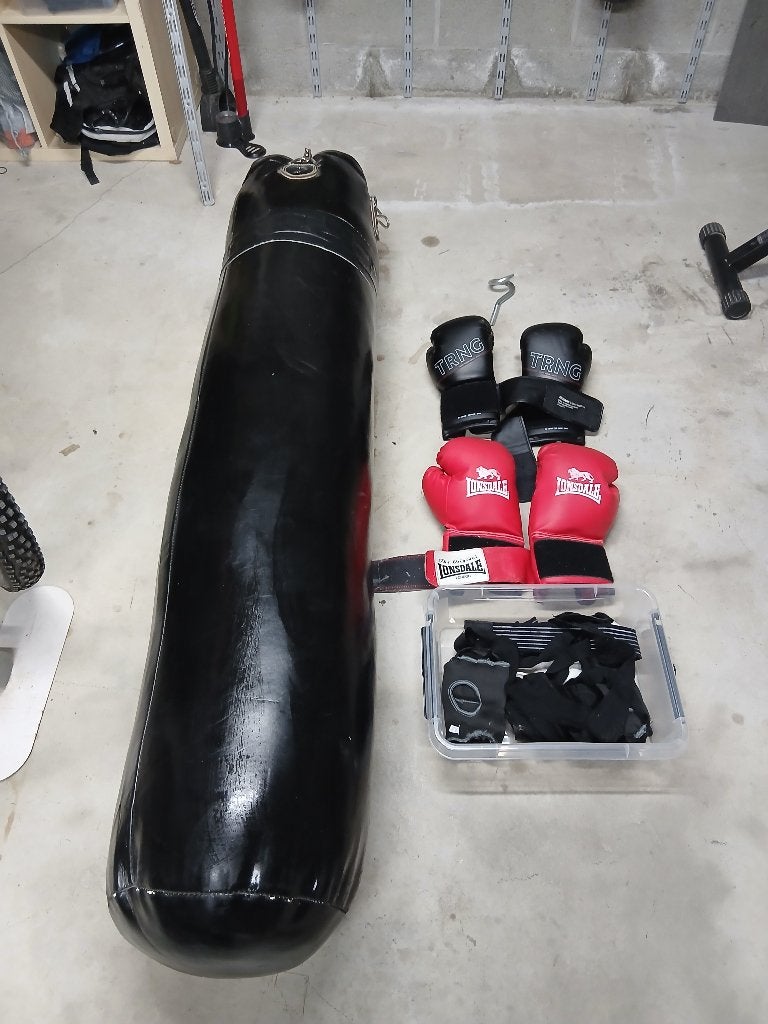 Sac de frappe 160 cm + 2 paires de gants + Crochet, Enlèvement, Utilisé, Sac de boxe