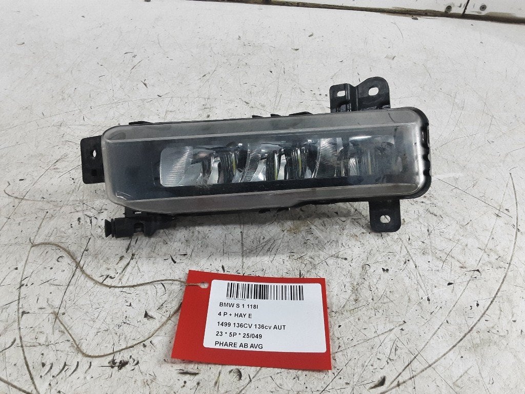 ANTI BROUILLARD AVANT GAUCHE 1 serie (F40) (11321110000), Utilisé, BMW, Petuelring 130
80809  München, DE, Bayerische Motoren Werke AG