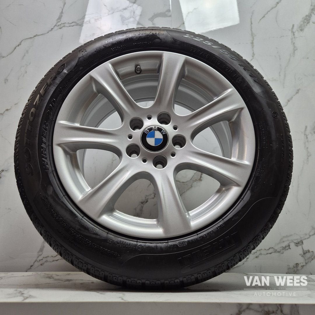 BMW 3 serie F30 F31 F34 225/55/17 inch Styling 394 Pirelli W, Auto-onderdelen, Banden en Velgen, Banden en Velgen, Winterbanden