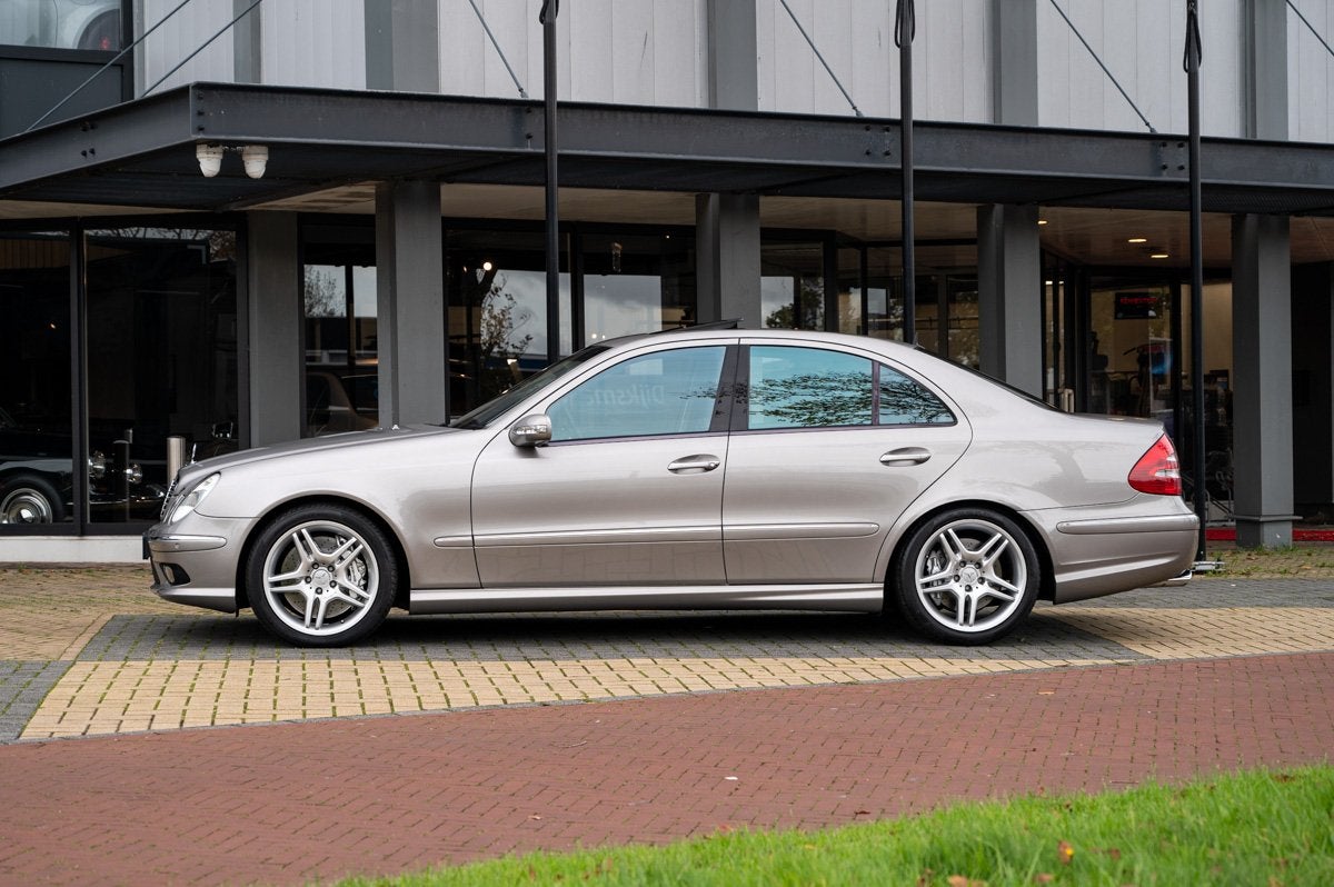 Mercedes-Benz E-Klasse E55 AMG (automatique), Autos, Cuir, Achat, Entreprise, Autres couleurs