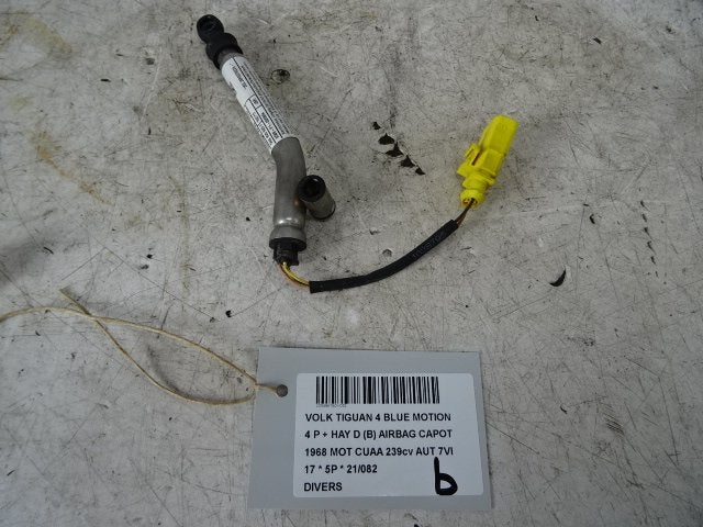DIVERSEN DIVERS Volkswagen Tiguan (AD1) (5NA823823F), Gebruikt, Volkswagen