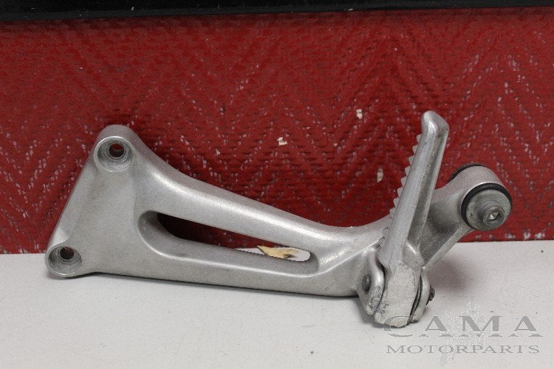 REPOSE PIEDS SUPPORT ARRIÈRE GAUCHE Honda, Motos, Dhr. S. di Majo, Utilisé, Info@cama-motorparts.nl, P.J. Troelstraweg 8 8
3144 CX  MAASSLUIS, NL