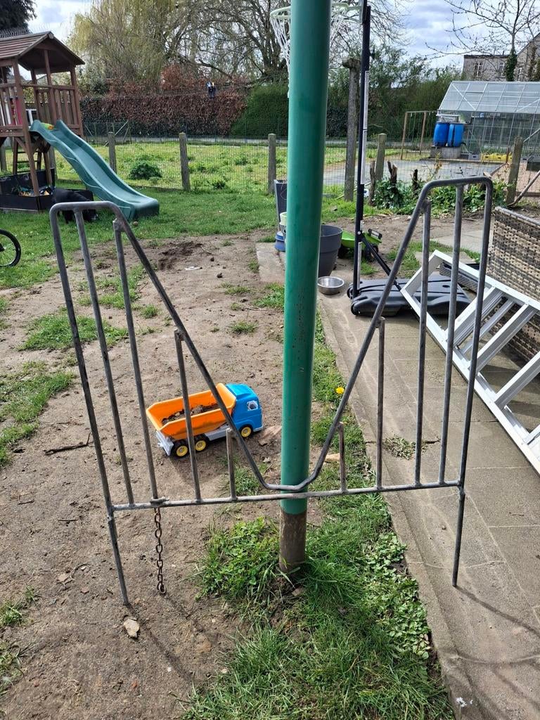 Paarden  rek voor  staldeur met bevestiging  voor  op de deu, Dieren en Toebehoren, Ophalen