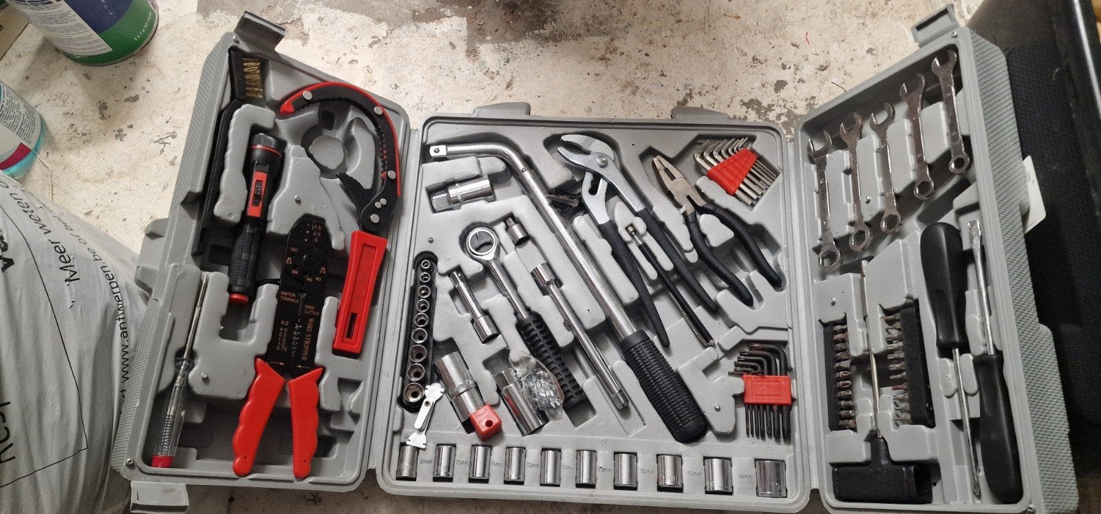 Handgereedschappen en gereedschap Accessories in de koffer
V, Ophalen of Verzenden