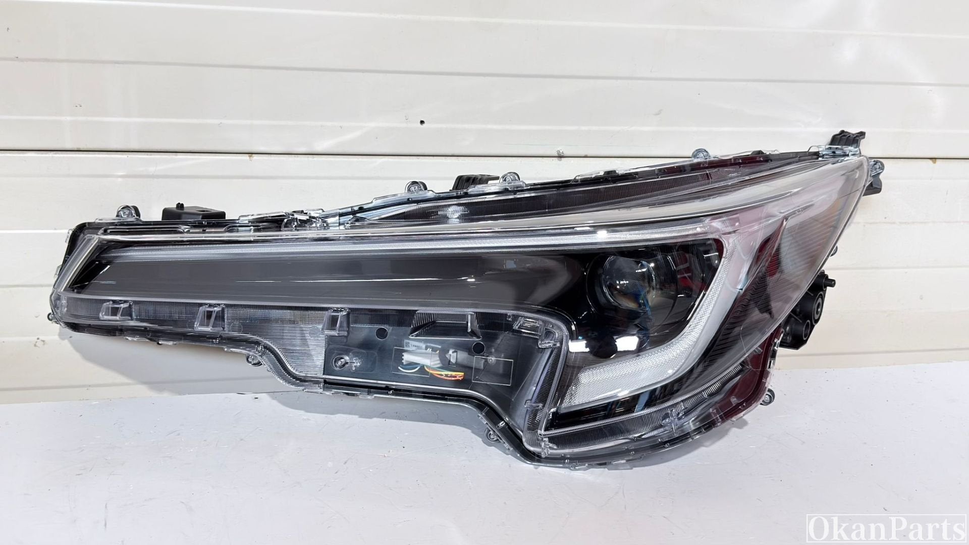 Phare avant gauche LED Suzuki Swace 81150-02X10, Neuf, Info@suzuki.co.jp, Takatsuka-cho, Chuo-ku 300
432-8611  Hamamatsu, Suzuki Motor Corporation