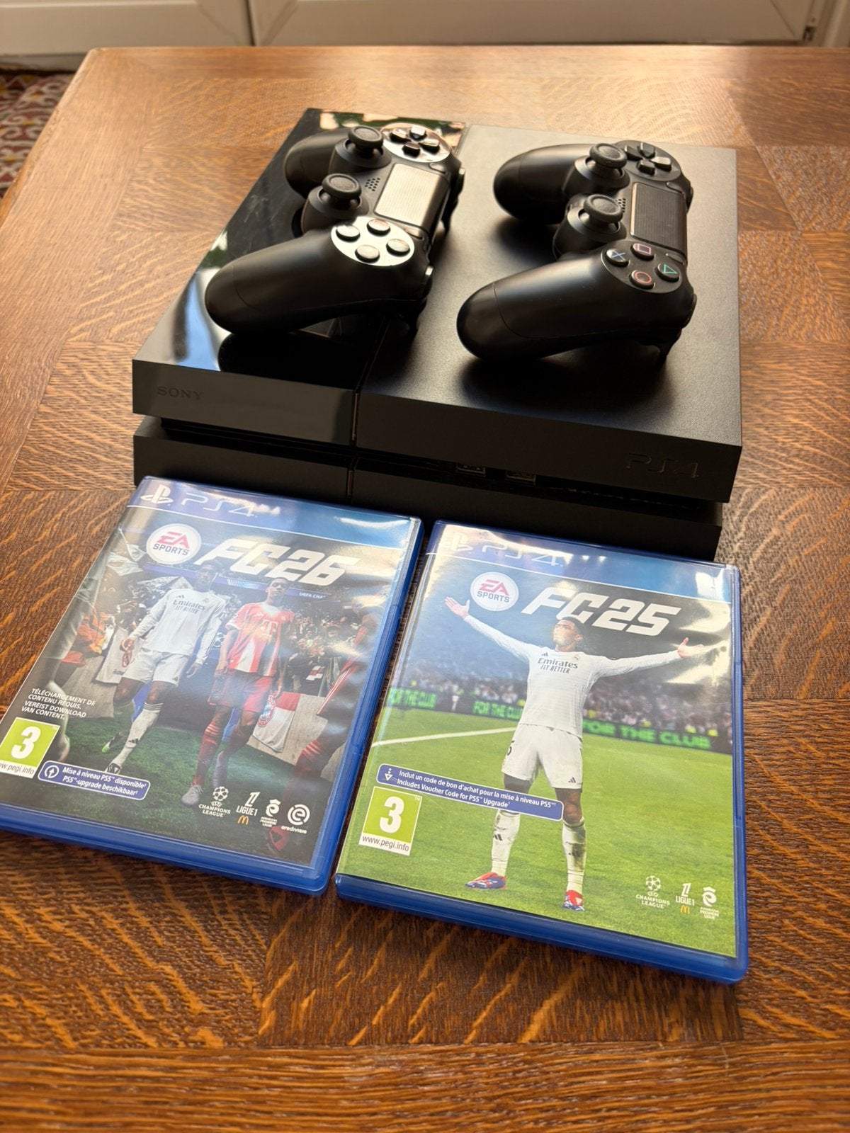 PS4 + 2 controllers + FC25/26, Games en Spelcomputers, Ophalen, Zo goed als nieuw