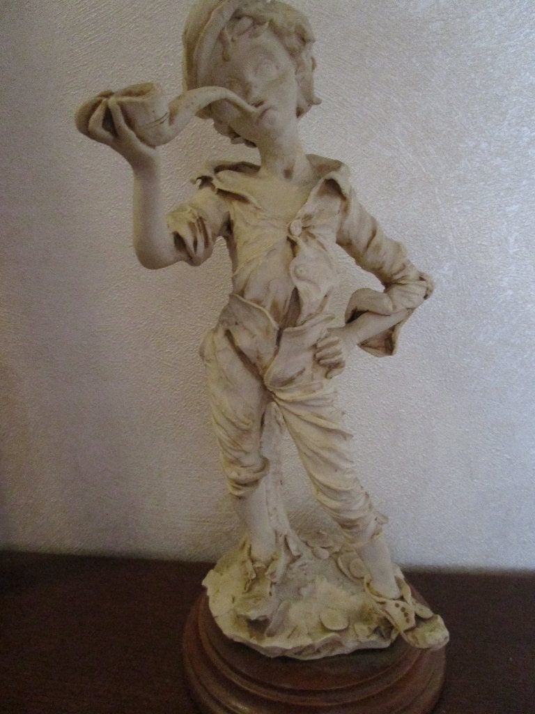 mooi beeld van jongen met Pijp, Antiek en Kunst, Ophalen, Op sokkel, Beeld, 20 - 50 cm