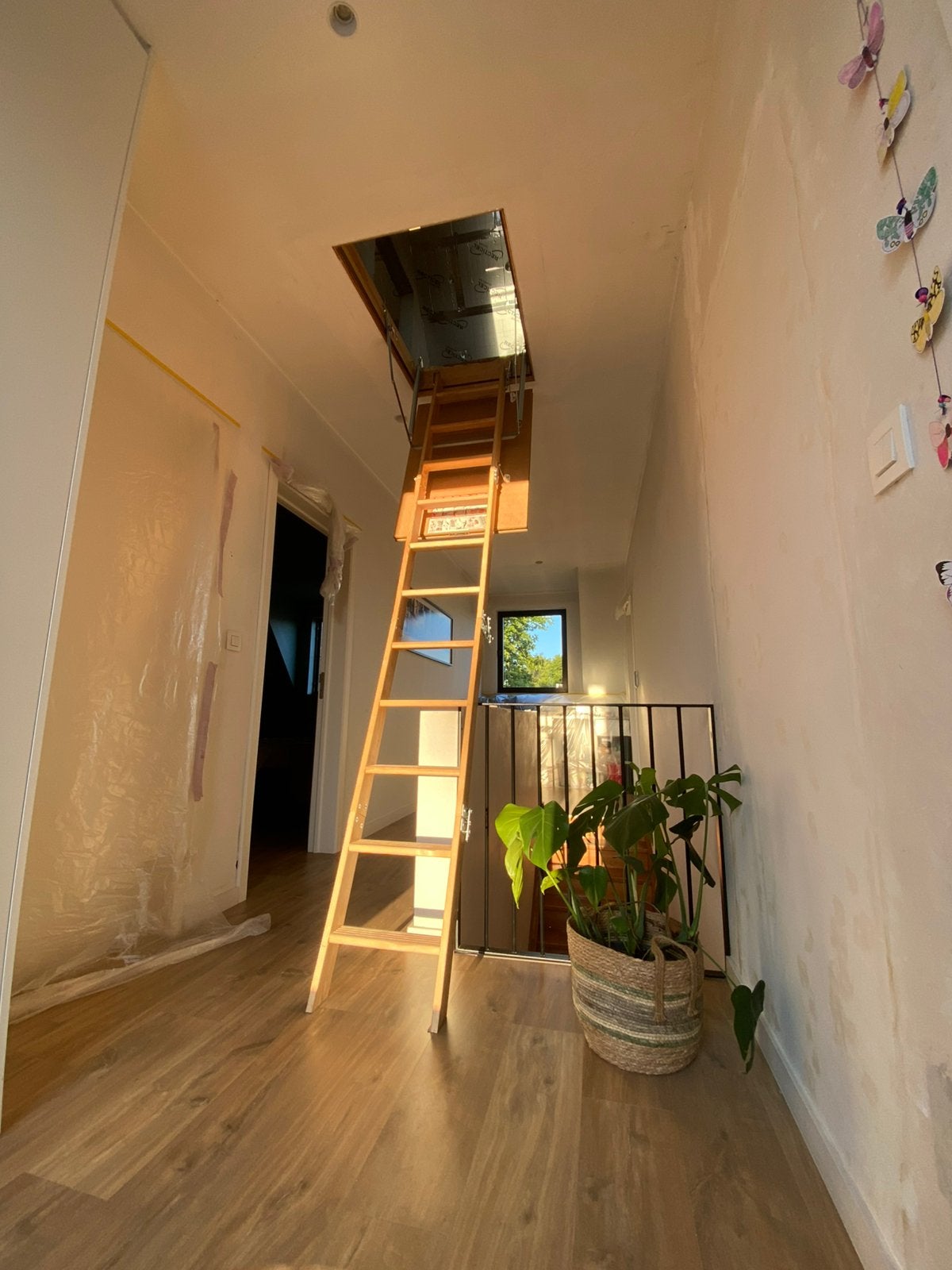 FAKRO houten zoldertrap / vlieringtrap 98 x 68 cm, Doe-het-zelf en Bouw, Ladders en Trappen, Ladder, Ophalen