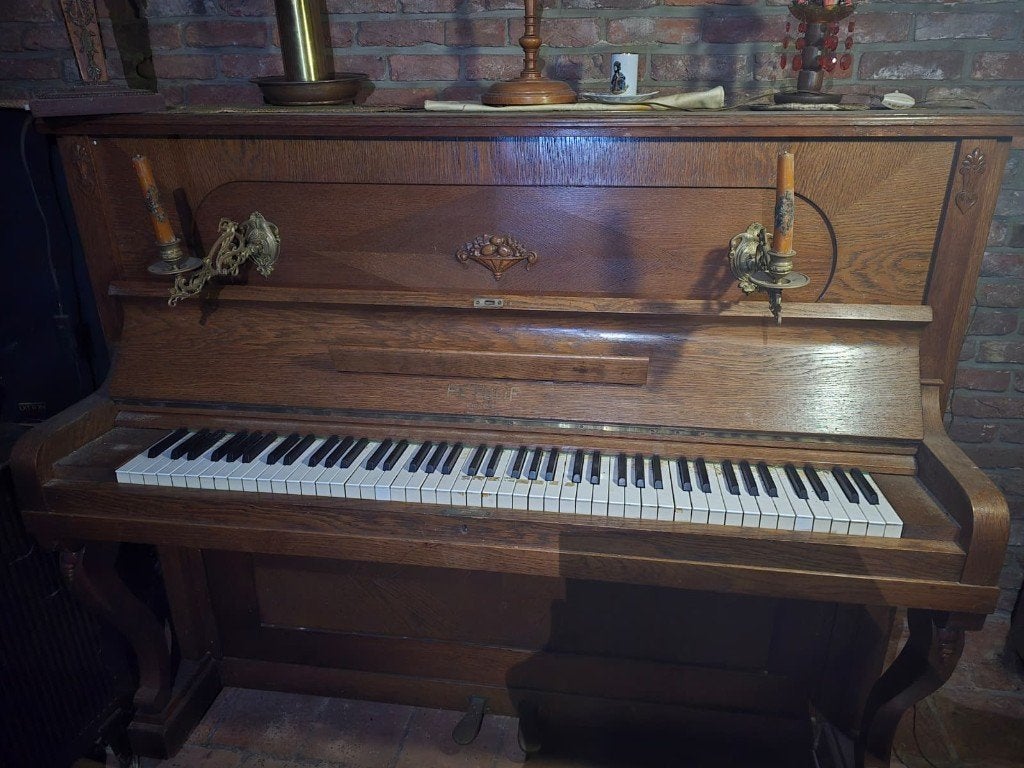 PIANO spotprijs tot 6 oktober e.k., Muziek en Instrumenten, Ophalen, Gebruikt, Bruin, Piano
