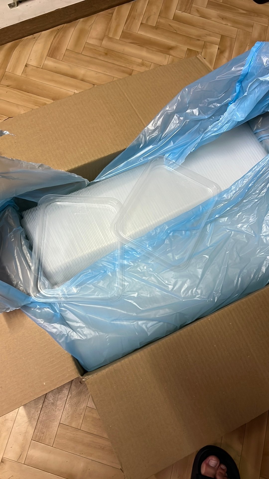 Voerbakjes plastic, Ophalen, Zo goed als nieuw