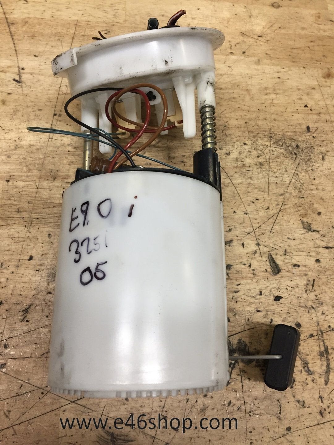 BRANDSTOFPOMP BMW '3 E90 E91 IN DE TANK RECHTS, -, Utilisé, -, Enlèvement ou Envoi