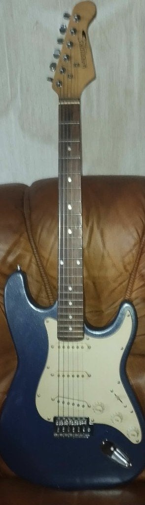 Strato Warriors, Musique & Instruments, Instruments à corde | Guitares | Électriques, Enlèvement, Utilisé, Solid body, Autres marques