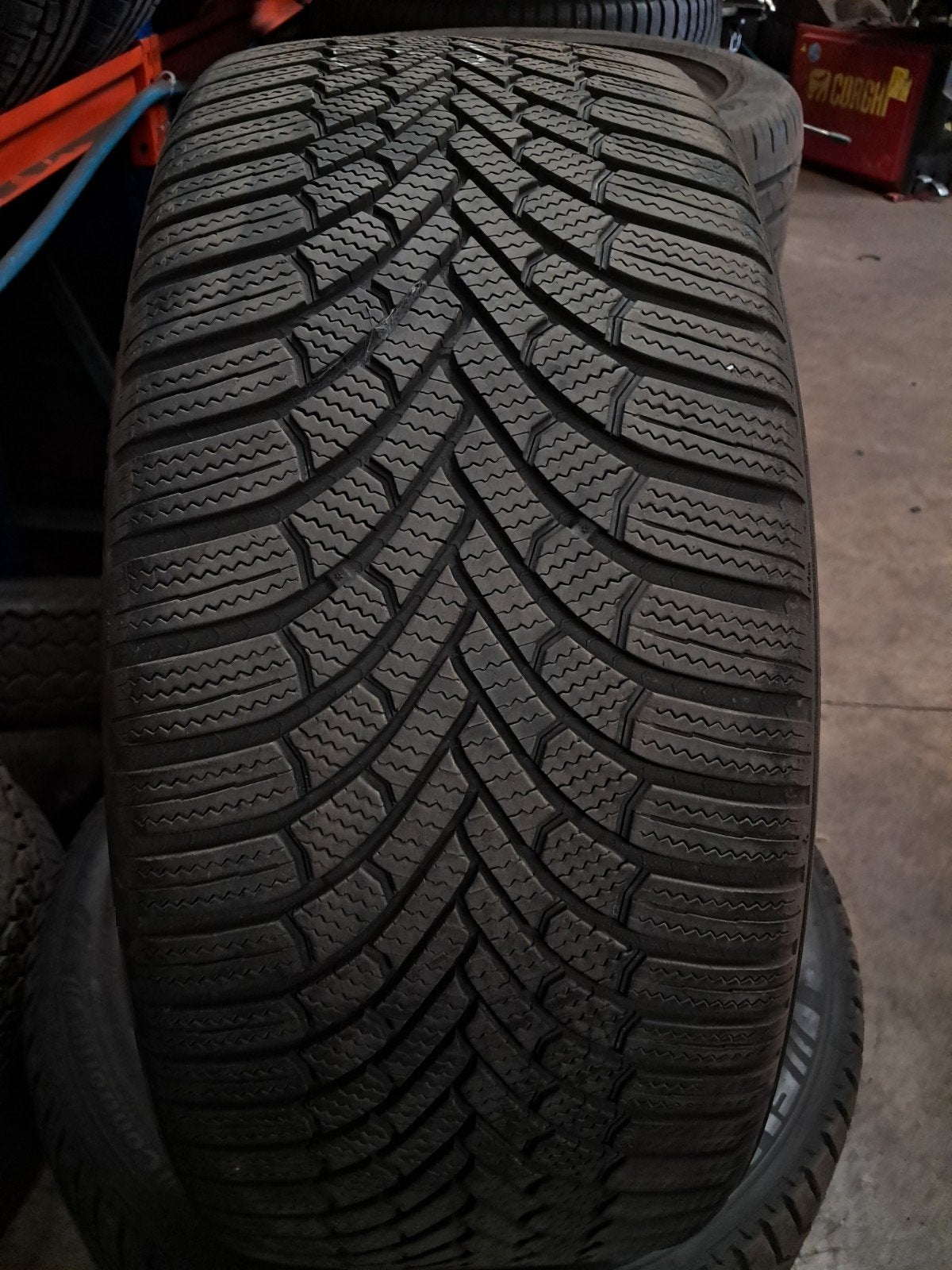 2354019 235/40/19 235/40r19 winter demo, Ophalen