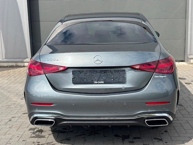 Mercedes-Benz C300e AMG pano dak burmester, Auto's, Mercedes-Benz, Automaat, Achterwielaandrijving, 4 cilinders, Alcantara