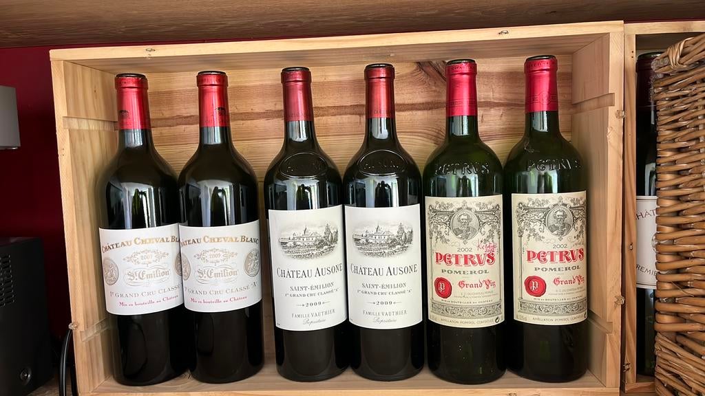 étiquettes et bouteilles de vins exclusifs, Enlèvement, Comme neuf