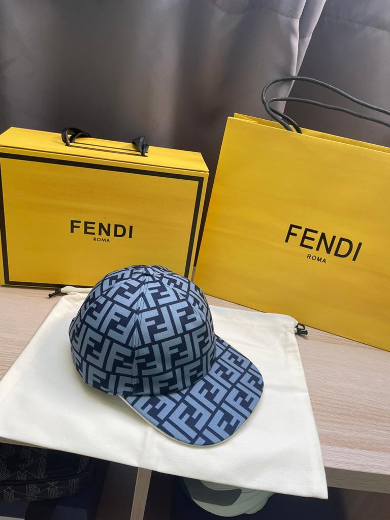 Casquette fendi bleu, Enlèvement ou Envoi, Neuf, One size fits all, Casquette