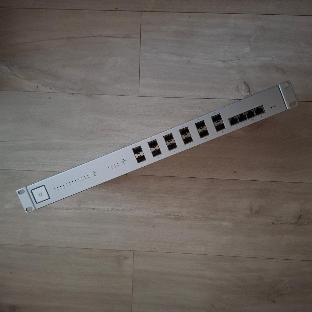 Ubiquiti Unifi 10Gb switch, Computers en Software, Netwerk switches, Ophalen of Verzenden, Gebruikt