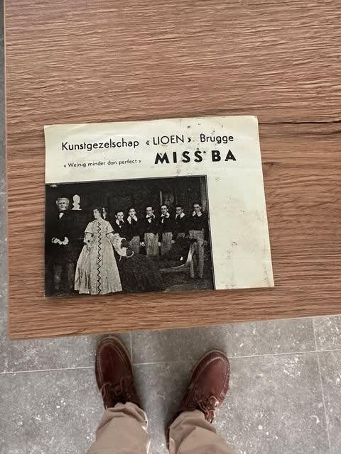 folder Brugge 1936 kunstgezelschap lioen, Livres, Catalogues & Dépliants, Enlèvement ou Envoi, Utilisé, Dépliant