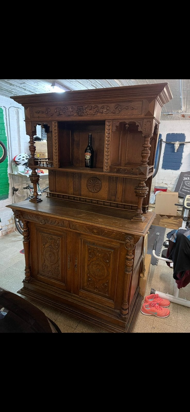 Mechelse kast antiek, Ophalen