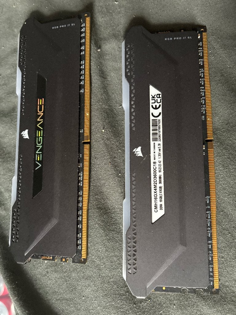 Corsair Vengeance RGB Pro SL 16GB DDR4 (2x8GB) 3600MHz CL18, Enlèvement, DDR4, Desktop, 8 GB