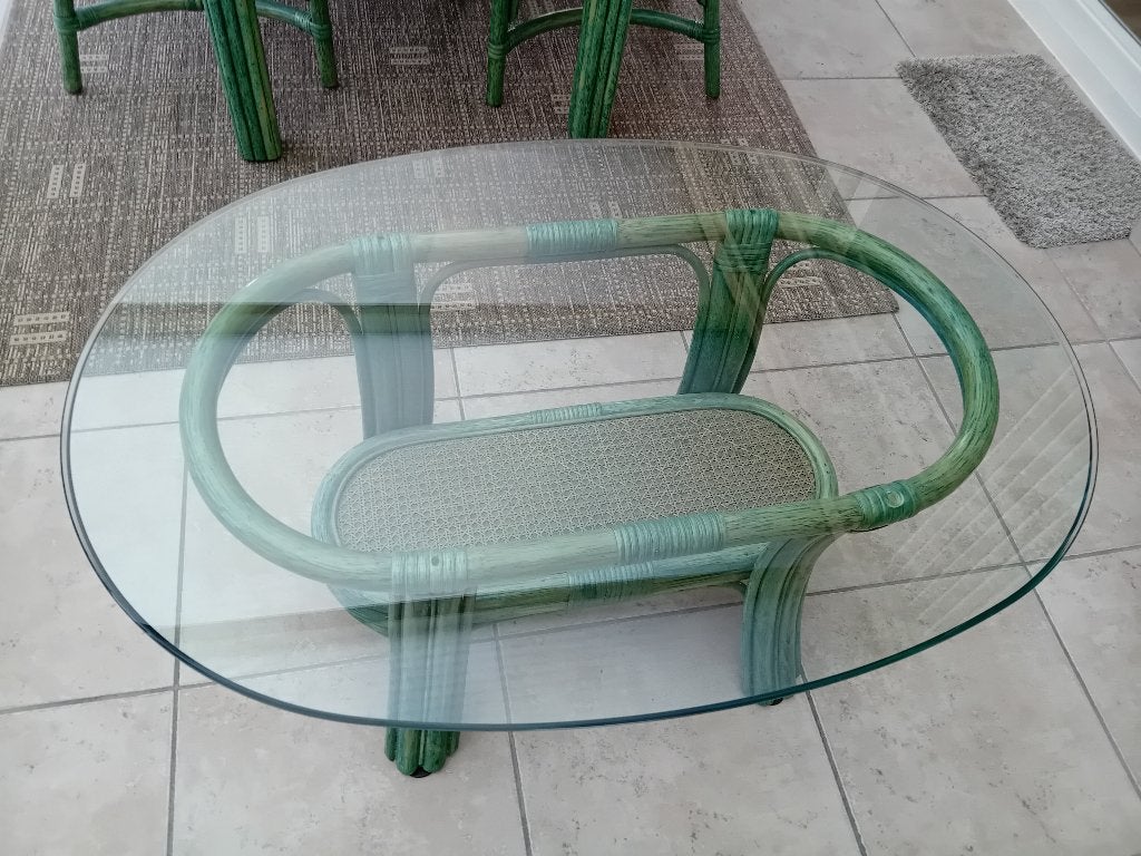 Tafel,stoelen en bijzettafel in rotan, Ophalen, Gebruikt