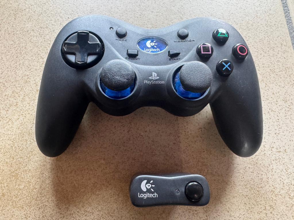Logitech wireless PS2 controller, Ophalen of Verzenden, Zo goed als nieuw, Controller, PlayStation 2