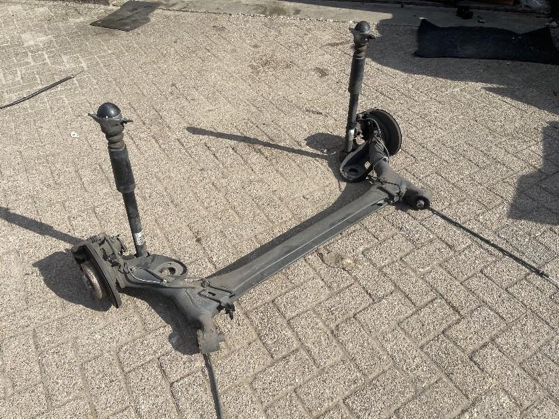 TRAIN ARRIERE Audi A1 Sportback (8XA / 8XF), Dhr. R. de Gouw, Audi, Utilisé, De Bloemendaal 21 21
5221 EB  'S HERTOGENBOSCH, NL