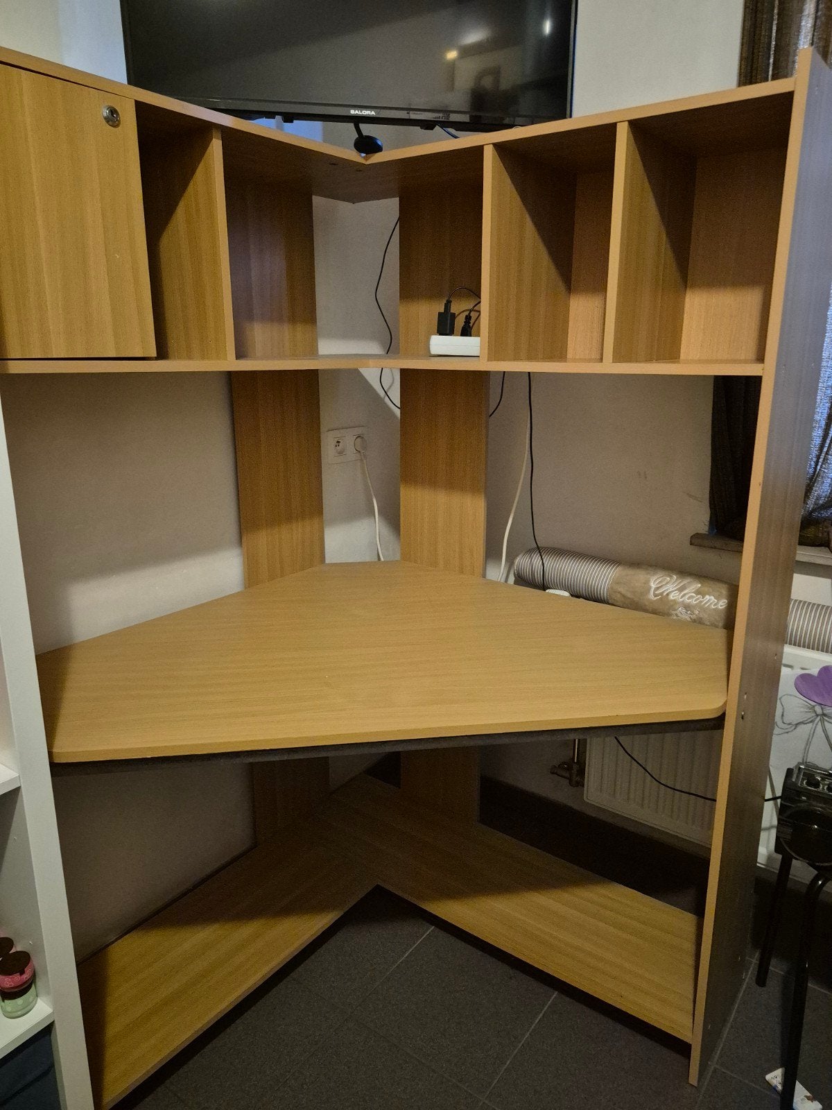 hoek bureau, Ophalen