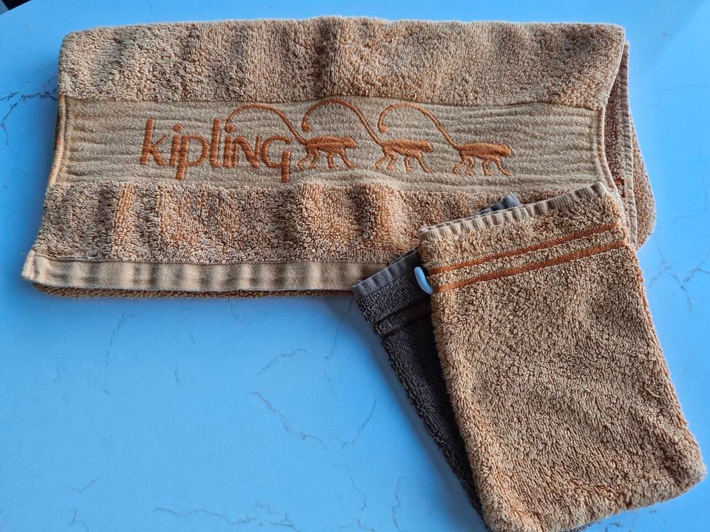 handdoek + 2 washandjes kipling, Huis en Inrichting, Ophalen of Verzenden, Zo goed als nieuw, Handdoek