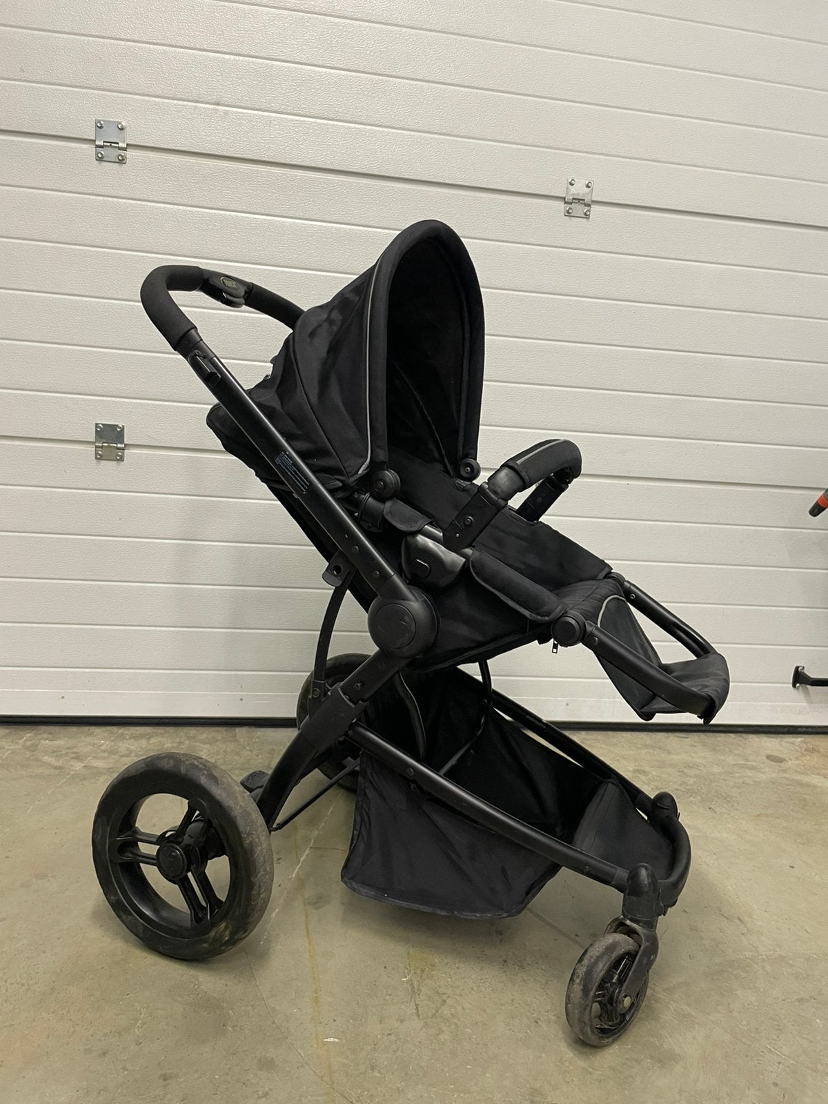 Buggy  Torck met mand en regenhoes, Ophalen, Zo goed als nieuw